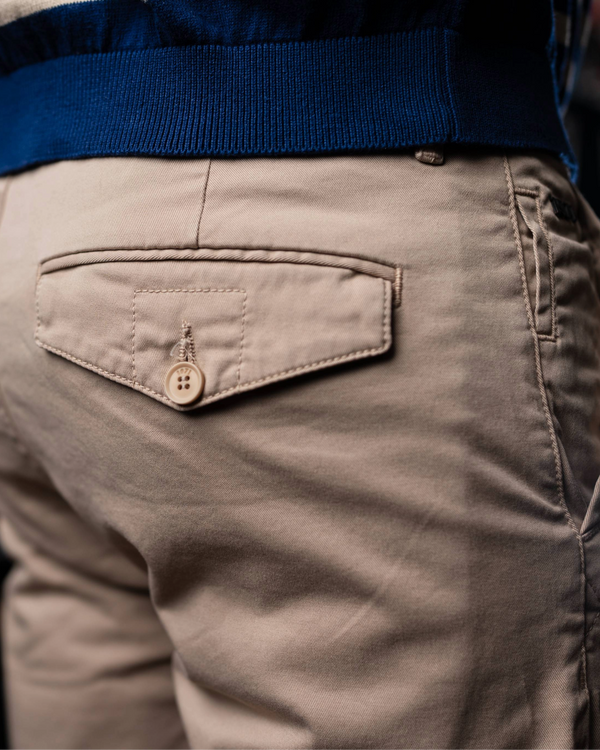 Chino Dave écru homme - détail texture coton élasthanne - pantalon confort 1971