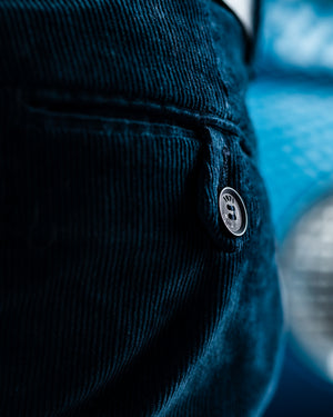 Pantalon Arturo navy porté look vintage authentique