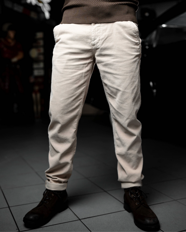 Arturo Cord Chino Ecru