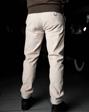Vue latérale pantalon Arturo écru fabrication Portugal
