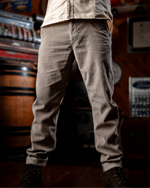 Vue face pantalon Arturo taupe fabrication Portugal