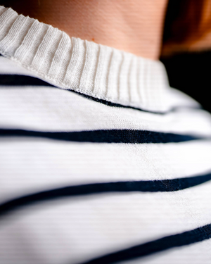 Top Carla marinière porté look vintage nautique