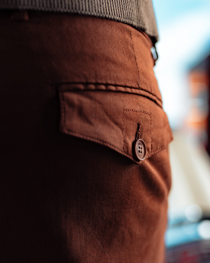 Chino Dave cognac porté look vintage années 70