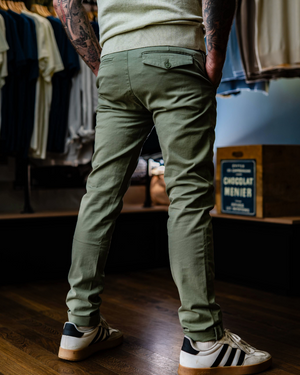 Chino Dave kaki porté tenue décontractée homme vintage