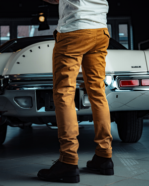 Chino Dave moutarde porté look vintage années 70