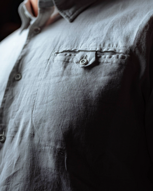 Vue latérale chemise Eddy bleu clair style workwear vintage