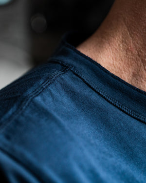 Vue arrière t-shirt Lewis bleu profond coton bio