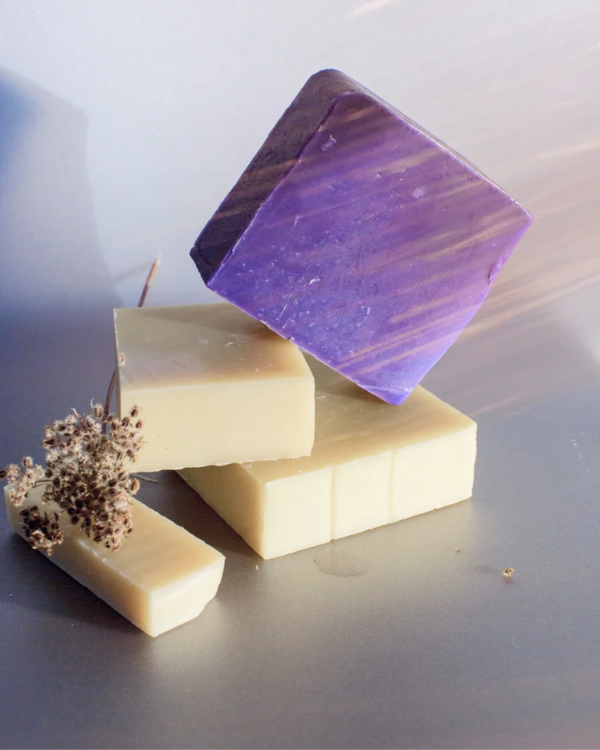 Organic Hydrating Body & Face Soap - "La Lavanderaie"