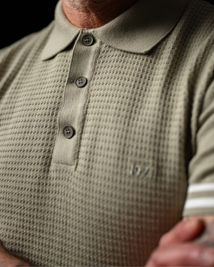 Polo tricoté Pepito vert clair manches courtes - détail texture tricot - coton bio 1971