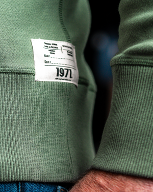 Détail poche poitrine sweatshirt Raby laurier premium