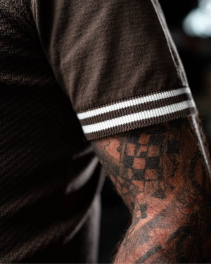 Polo Umberto marron porté style vintage authentique heritage