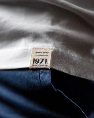 T-shirt Vince blanc manches courtes - détail texture coton - artisanat premium 1971